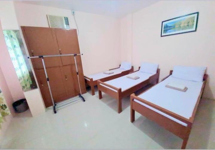 Brielles Travellers Inn Тагбиларан Экстерьер фото
