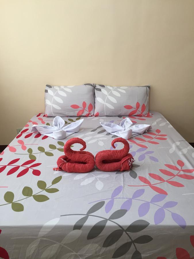 Brielles Travellers Inn Тагбиларан Экстерьер фото