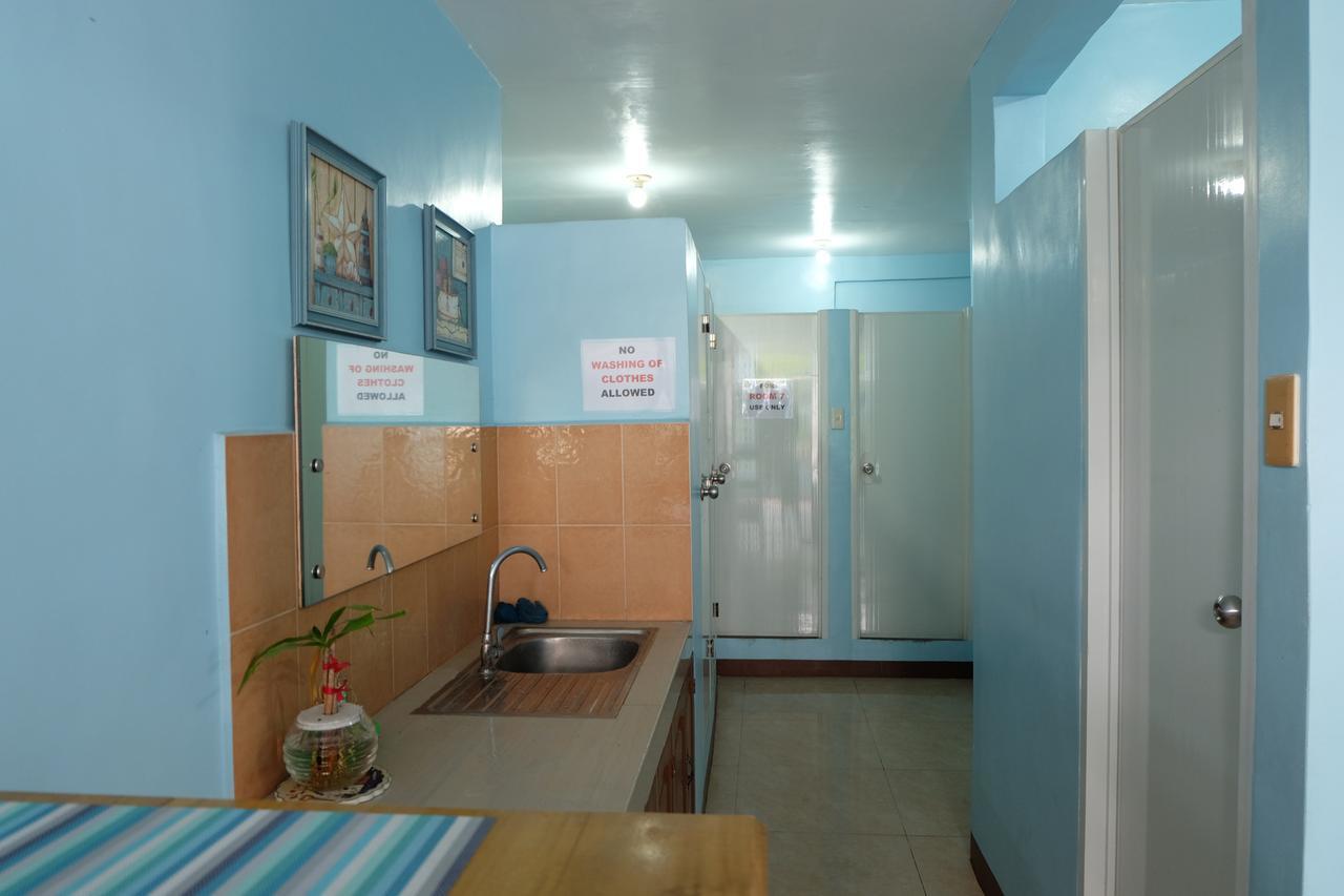 Brielles Travellers Inn Тагбиларан Экстерьер фото
