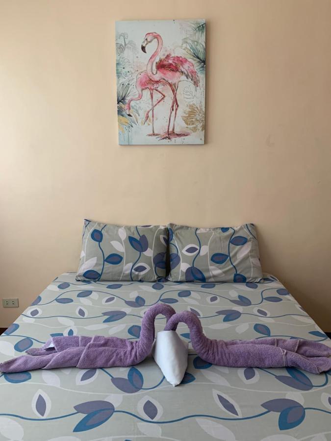 Brielles Travellers Inn Тагбиларан Экстерьер фото