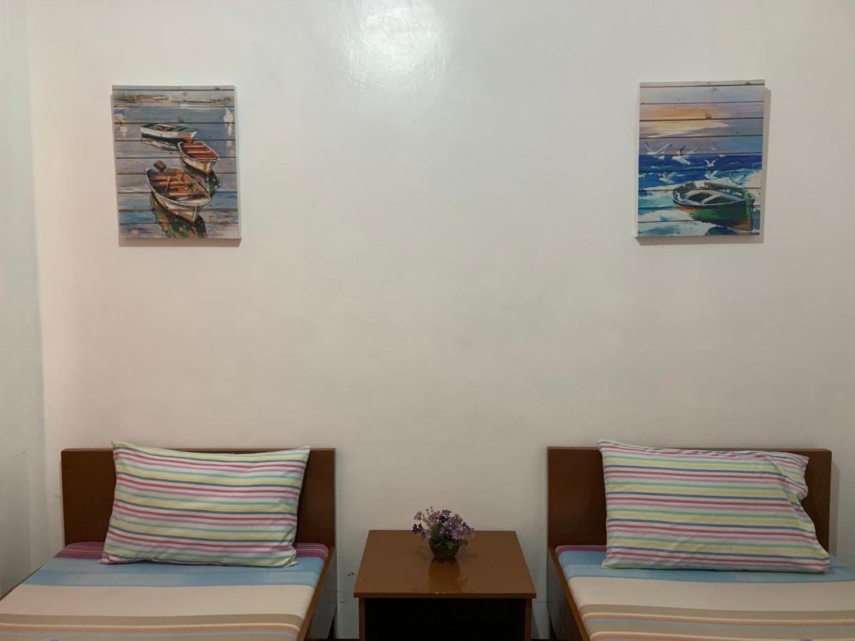 Brielles Travellers Inn Тагбиларан Экстерьер фото